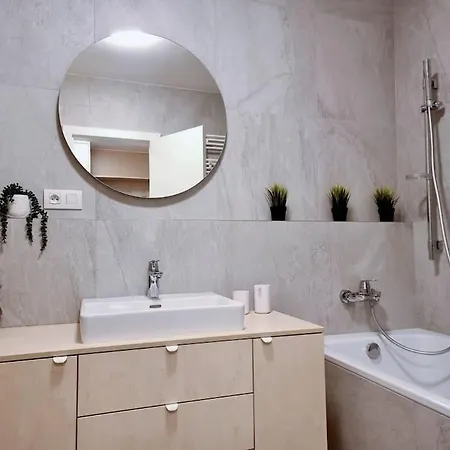 Apartment Zwirn, Free Parking, 24/7 Access Bratislava Exterior photo